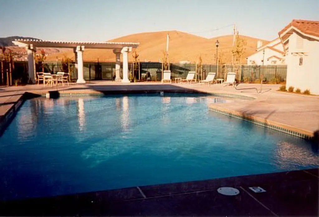 Cantilevered Commercial Pool Decks